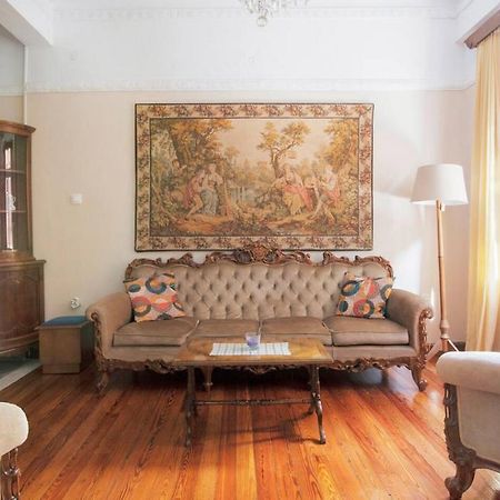 Neoclassical House In The Center Of Athena Bagian luar foto