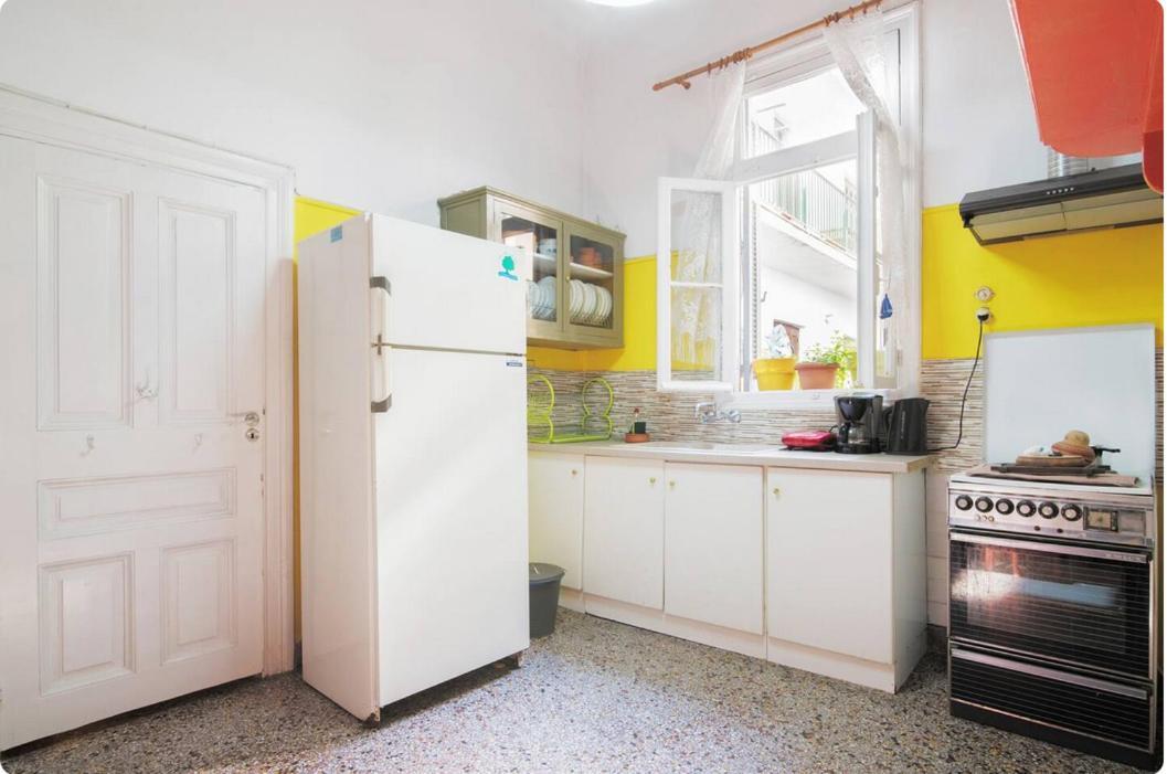 Neoclassical House In The Center Of Athena Bagian luar foto