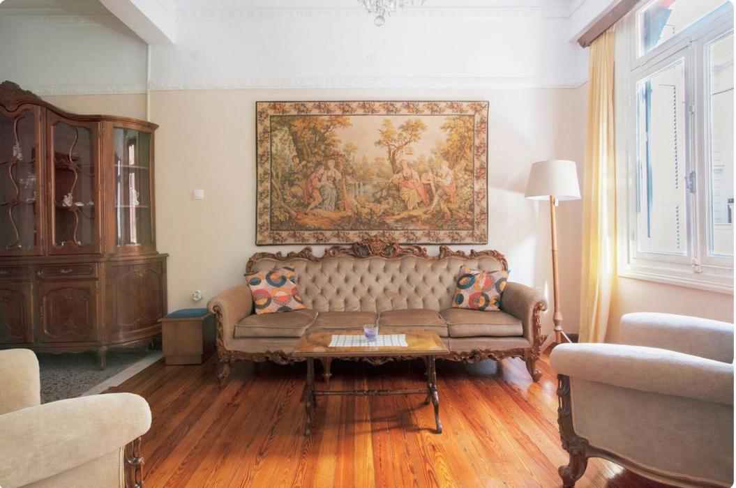 Neoclassical House In The Center Of Athena Bagian luar foto