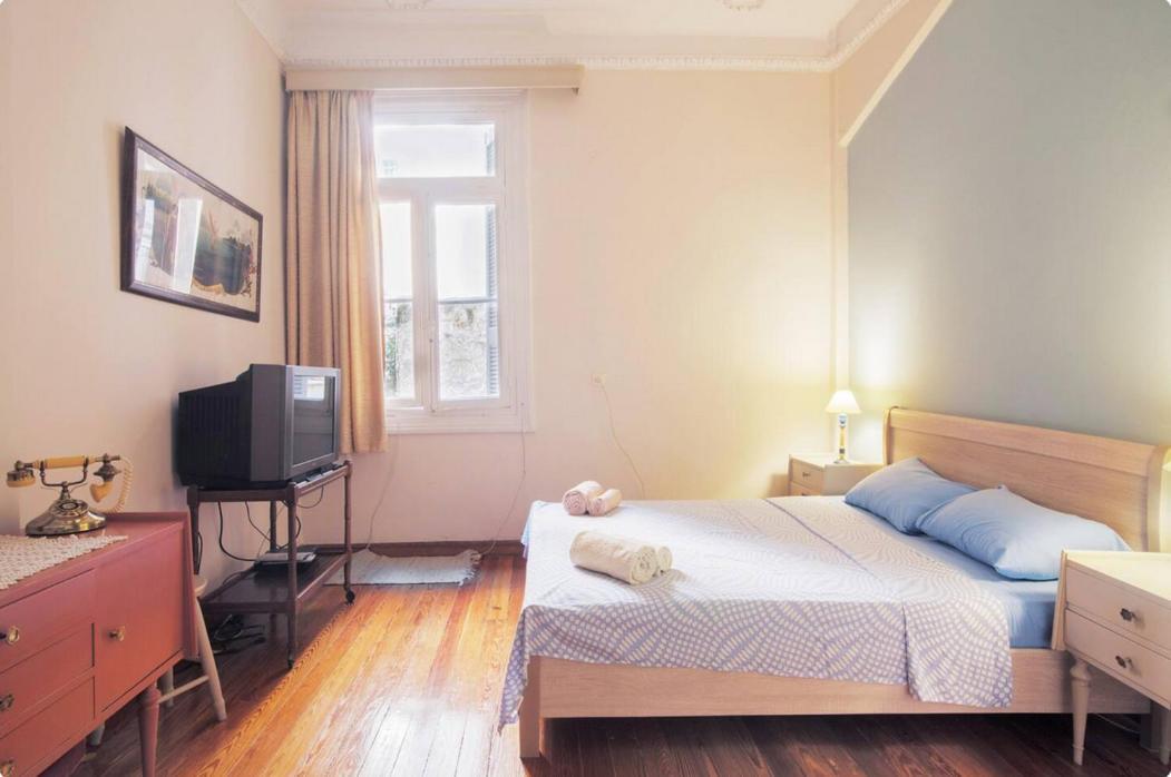 Neoclassical House In The Center Of Athena Bagian luar foto