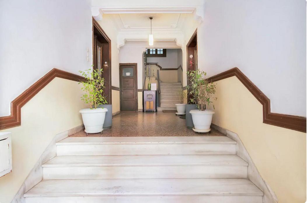 Neoclassical House In The Center Of Athena Bagian luar foto